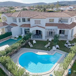 Ferienhaus Con Piscina Affitti 700 Mt, Budoni